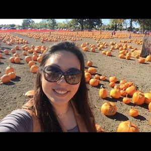 Meet your Posher, Carolyn